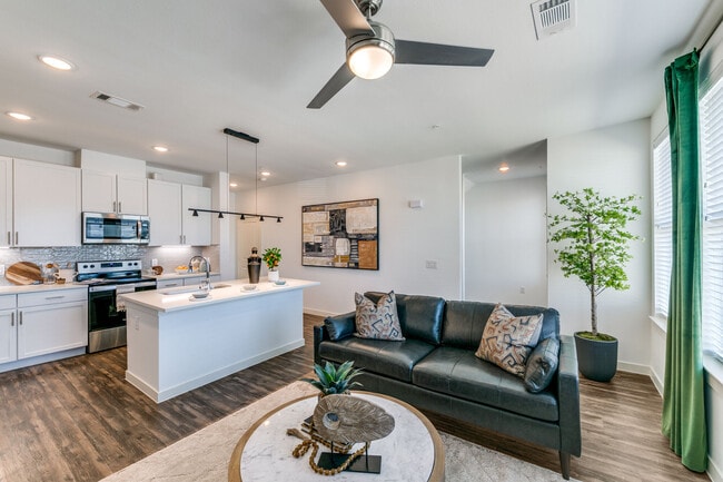 Photo - Kessler Bluffs