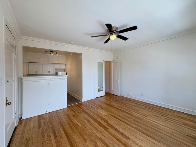 Ivanhoe - Spacious Living Area