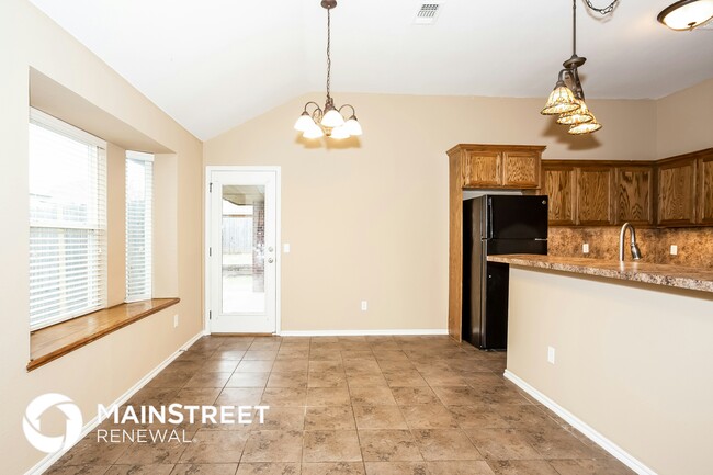 Photo - 305 Tecumseh Meadows Dr