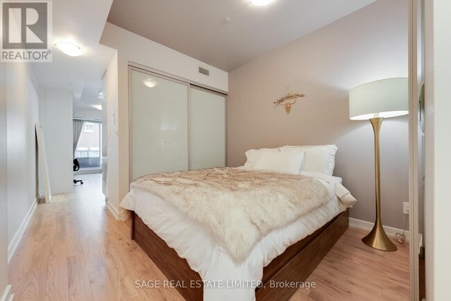 Photo - 377 Madison Ave Unité 316