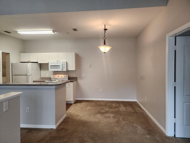 Photo - CP 7-202 TPPM RENTAL Unit Crescent Place 7-202