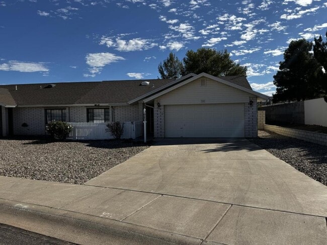 Building Photo - 980 Canyon Hills Rd