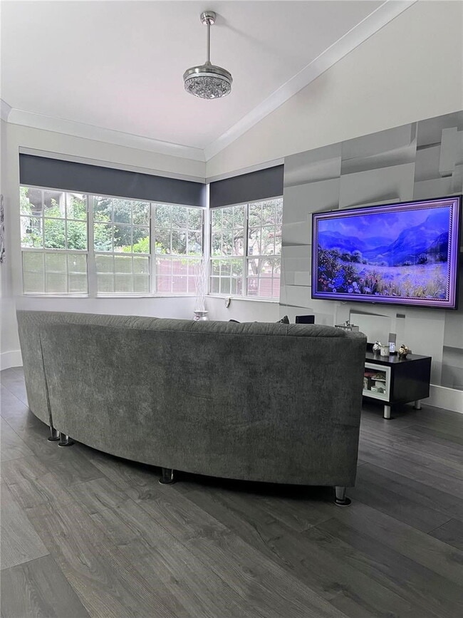 Photo - 1371 Bayview Cir