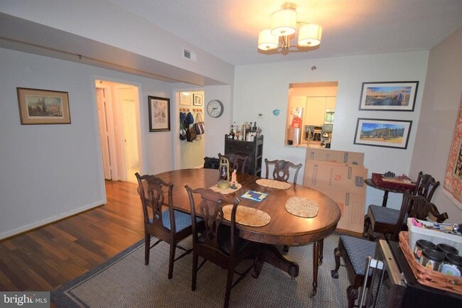 Building Photo - 610 N West St Unit 308