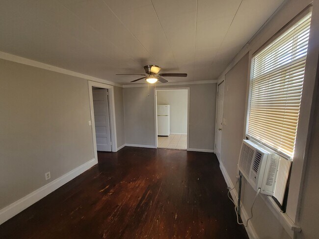 1951 Barnes Rd Unit B