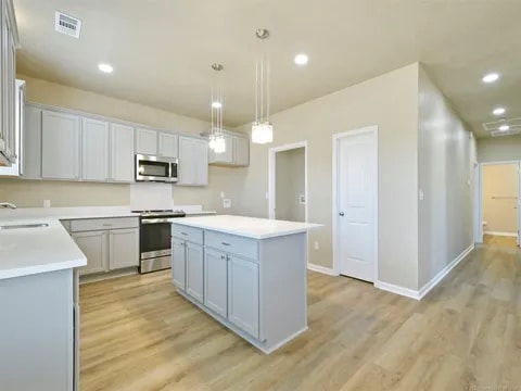 Photo - 142 Aspen Cir