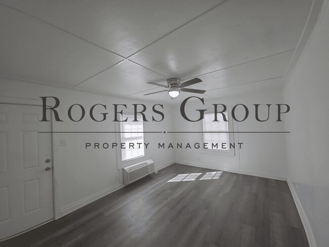 Photo - 758 David St