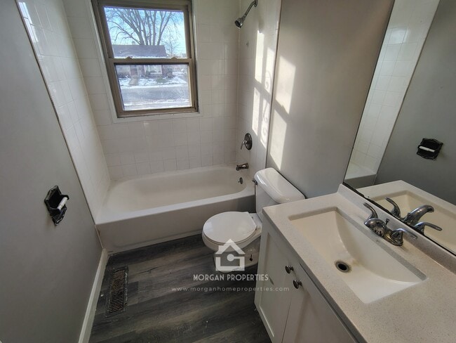 Photo - 2608 Crystal St