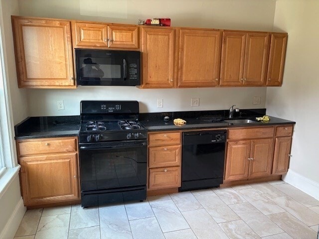 Building Photo - 132 Chelsea St Unit 3