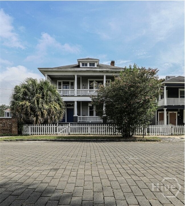 Photo - 316 W 40th St