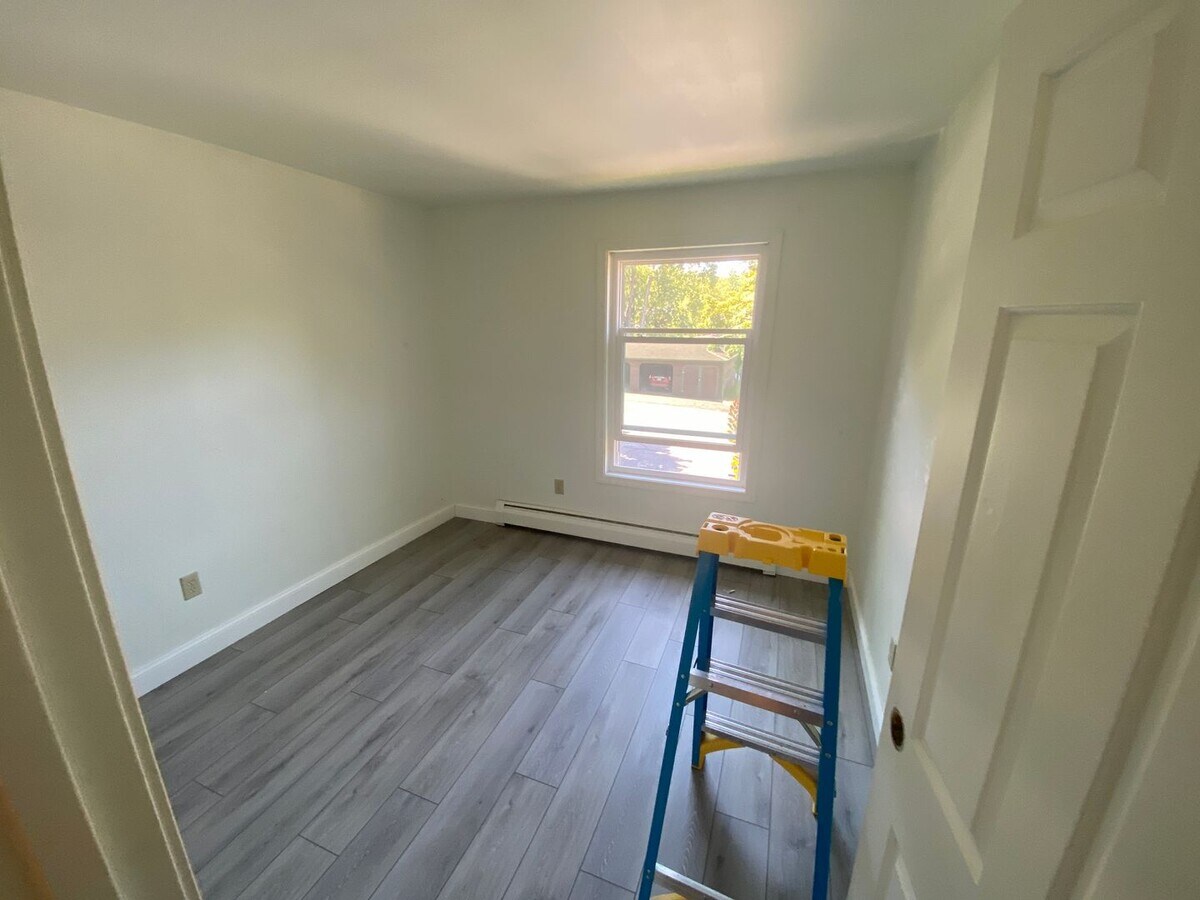 Photo - 2BD/1BA Second Floor Unit Rental