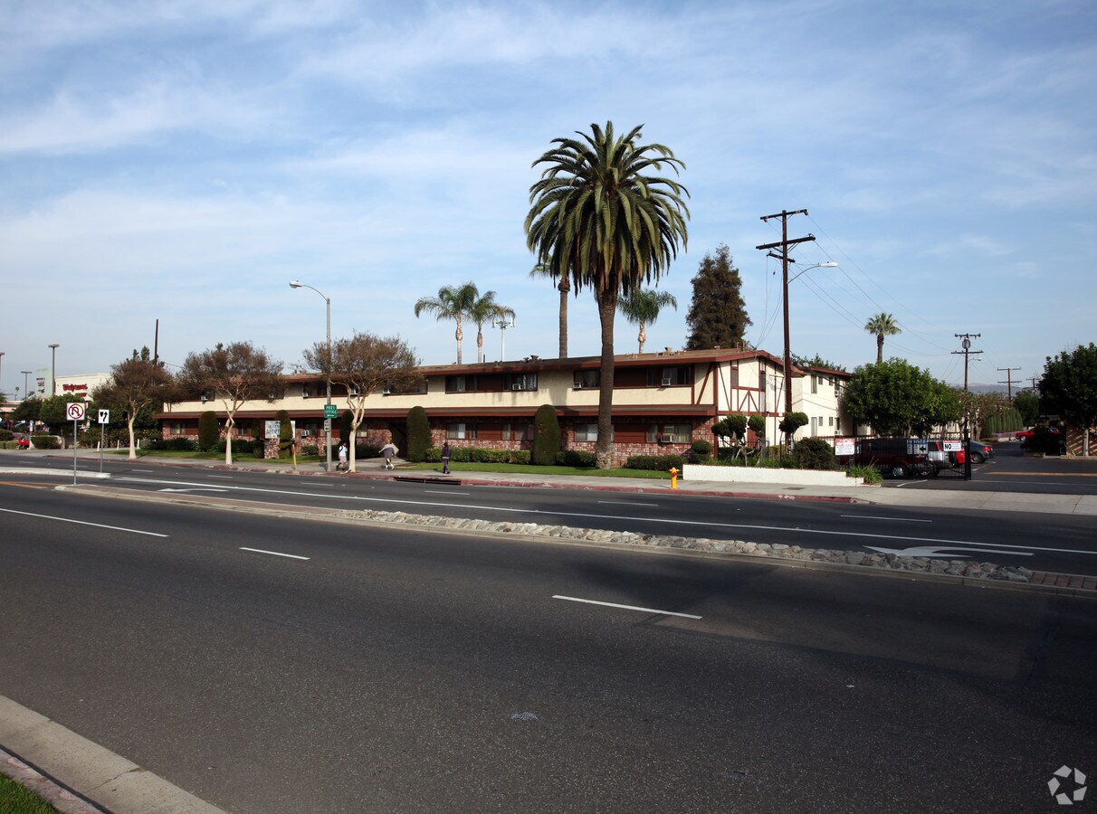 Photo - Glendora Apartments