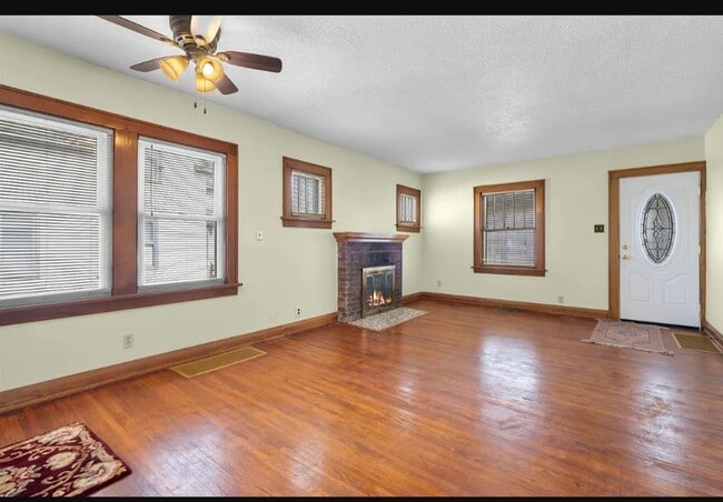 Photo - 2 Bedroom 1 Bathroom House, 1/2 OFF FIRST MONTHS RENT!!!