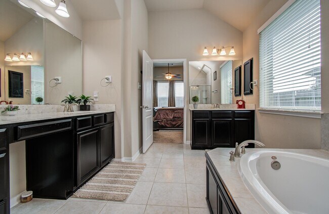 Photo - 7610 River Pass Dr