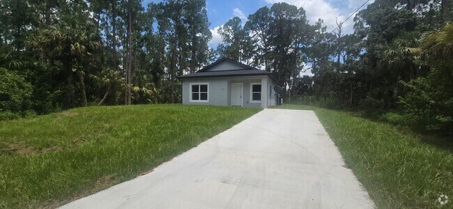 Building Photo - Great Location  2/1 Single Family Home