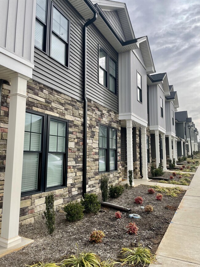 Photo - 37 High St Townhome