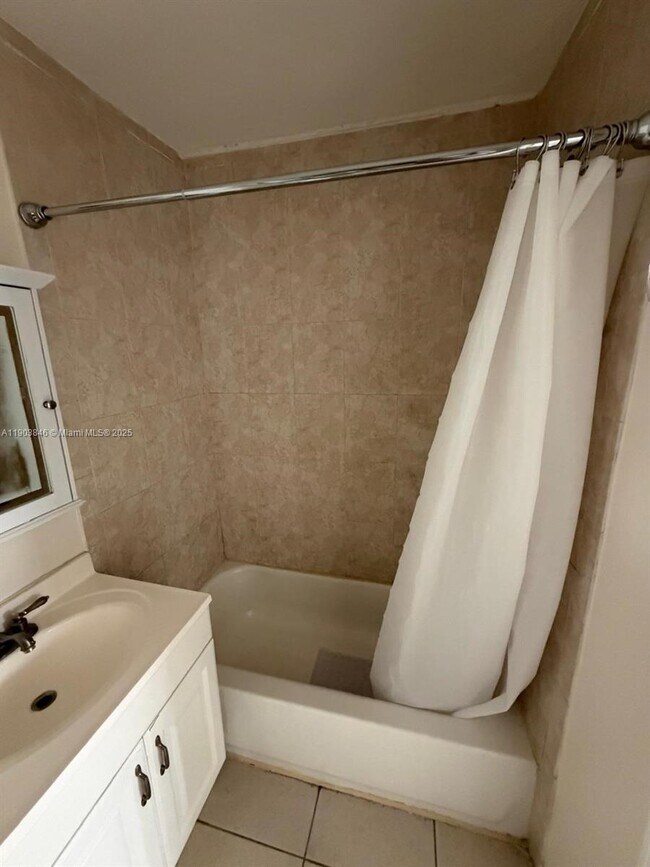 Photo - 5411 Ravenswood Rd Unidad 7