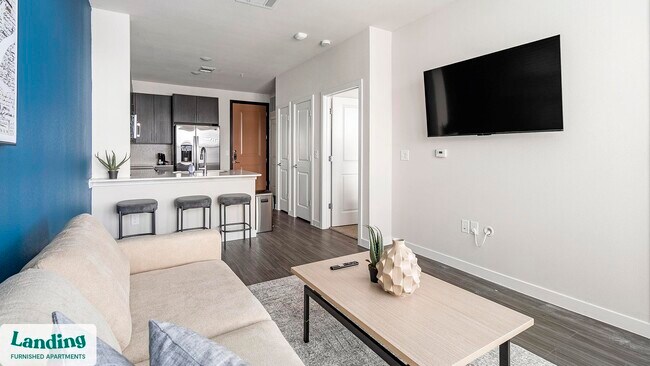 Photo - 14015 Univ Pass Unidad 4406.1409751