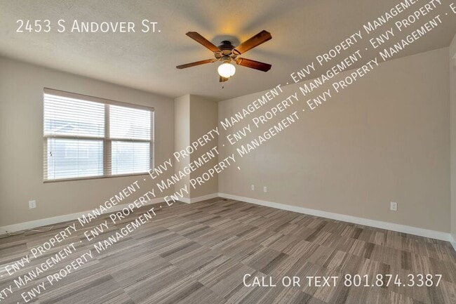 Photo - 2453 Andover St