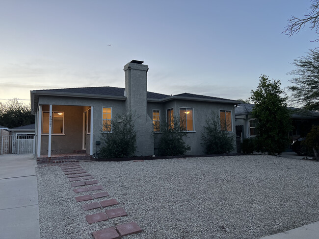 Building Photo - 4927 Forman Ave Rental