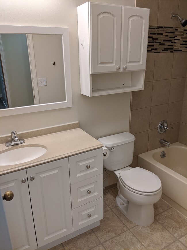 Photo - 10270 Jamestown Dr Unidad C