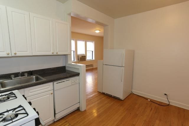 Photo - 3727 N Pine Grove Ave Unit E3