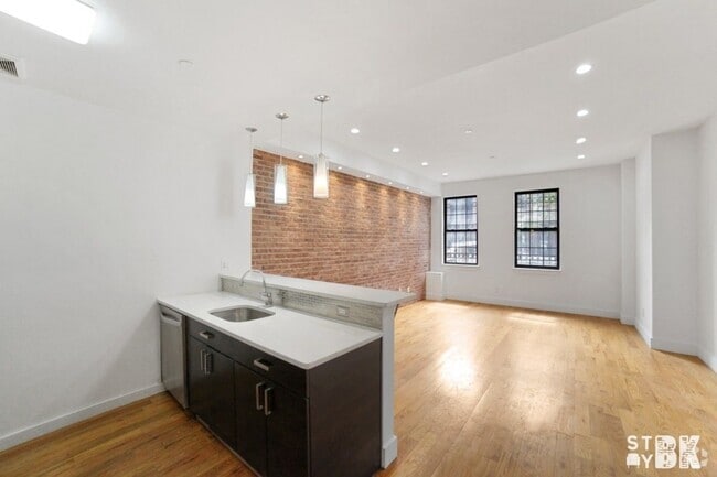 Building Photo - 41 Lexington Ave Rental