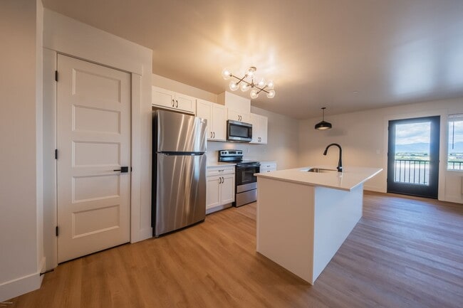 Photo - 2 bed 1 bath Spacious Apartment (1,134 sqf... Unit 302