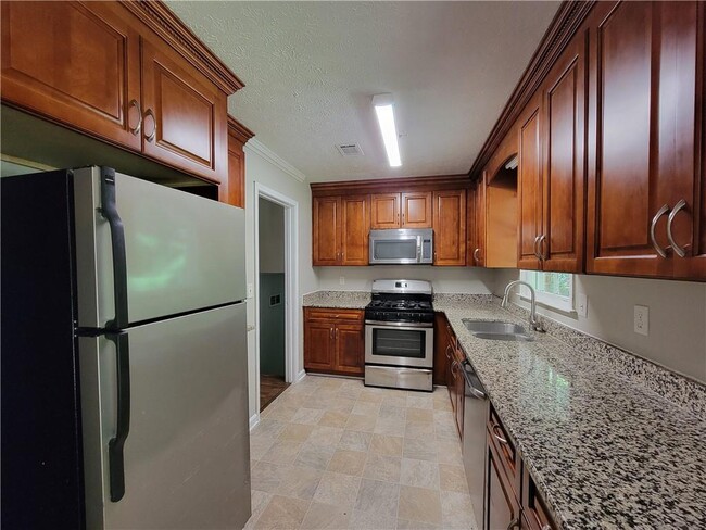 Photo - 2506 Windmere Dr NW