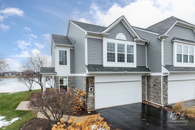 Building Photo - 651 Hawley Dr