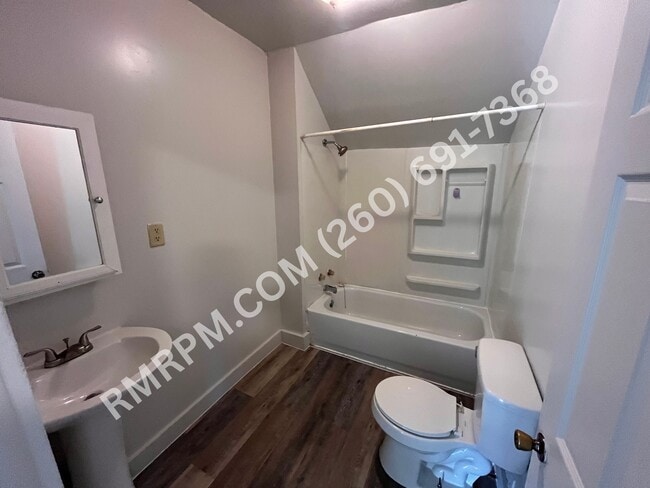 129 E Woodland Ave