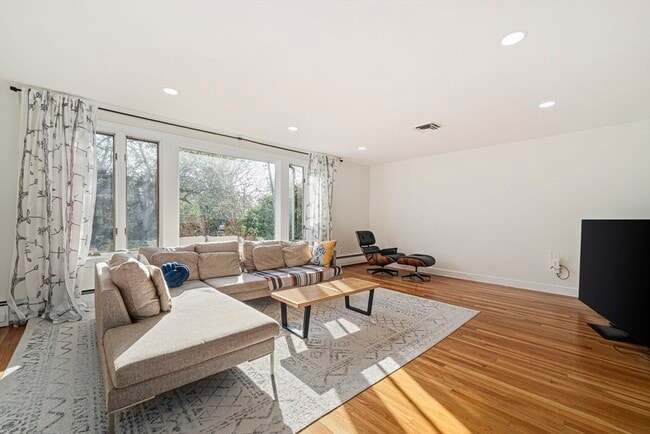 Photo - 66 Roosevelt Rd