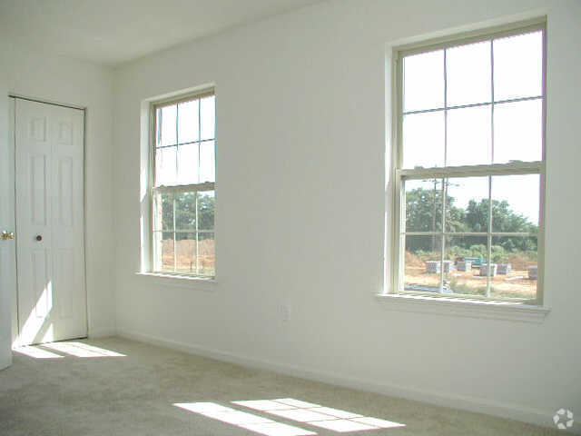 Third Bedroom - Donegal Crossing Apartments