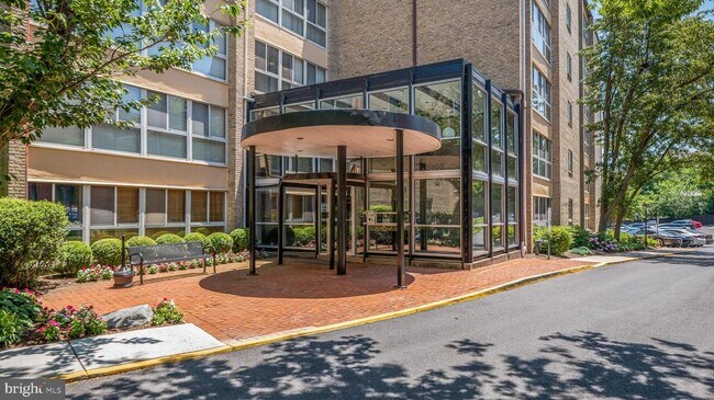 4970 Battery Ln Unit 104