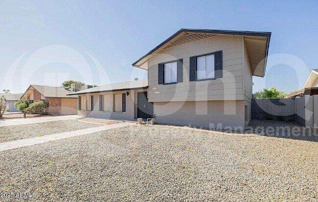 Building Photo - 1646 E Hermosa Dr Rental