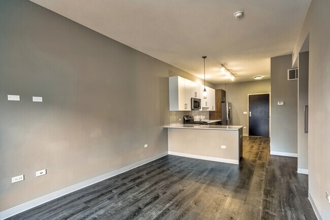 Photo - 851 W Grand Ave