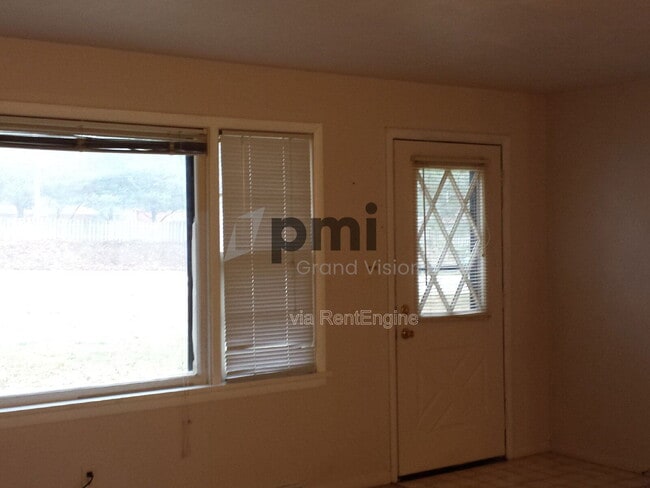Photo - 1483 Greendell Dr