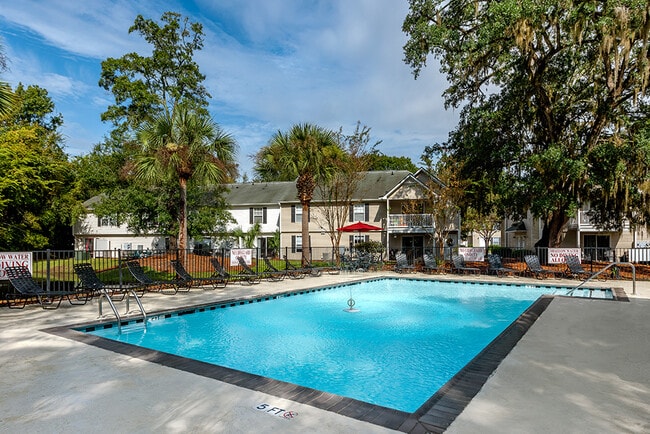 Bridge Pointe Apartments and Townhomes