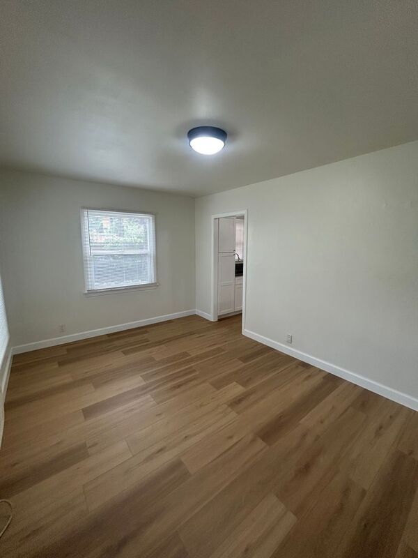 10017 Silverton Ave