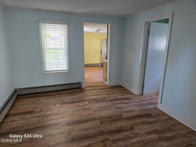 Photo - 70 Oak St