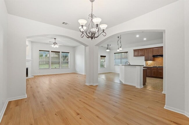Photo - 209 Canterbury Dr