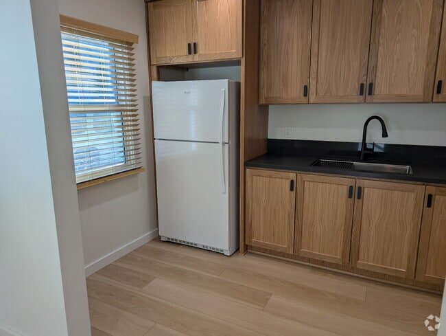 Building Photo - 3774 Tuller Ave Unit 3774 Rental