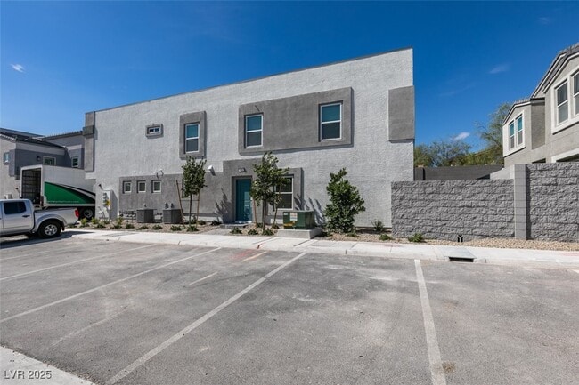 Photo - 6229 Mangler St
