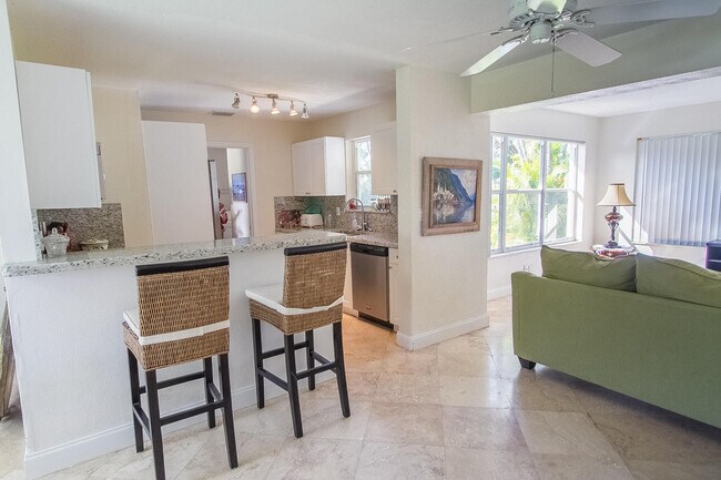 Photo - 927 W Royal Palm Rd