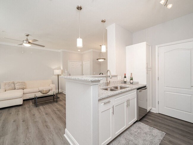 Photo - Brentmoor Apartments