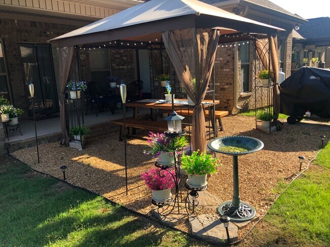 Backyard - 29097 Stonehenge Dr