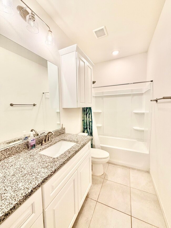 Photo - 5401 Lamont Ave