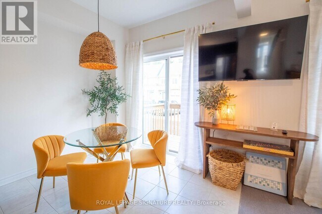 Photo - 305 Garner Rd W