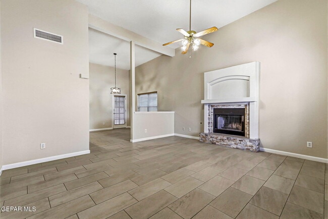 Photo - 1308 Rose Bud Ln