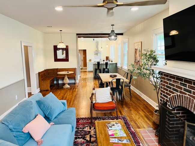 Photo - 1429 Johns Rd